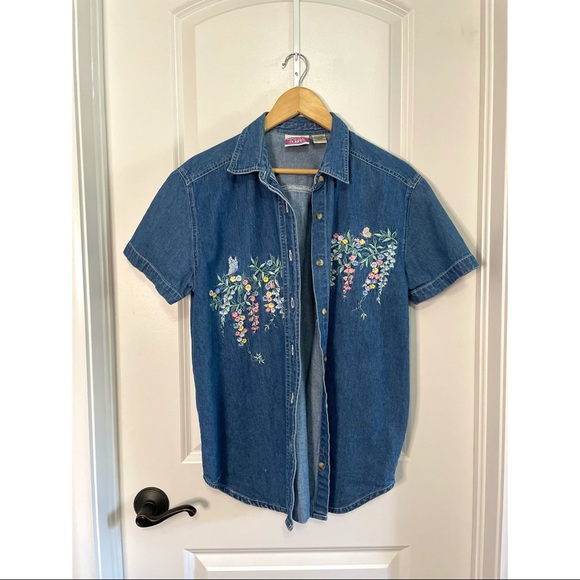 Vintage Embroidered Floral Denim Shirt - Size Small (Fits Medium/Large) - Picture 3 of 5